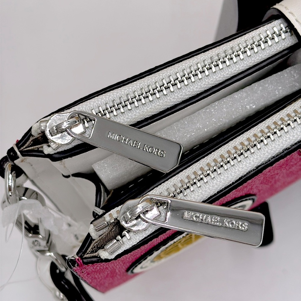 Michael Kors Jet Set Travel Large Embellished Signature Logo Wristlet
Dragonfrui - Picture 15 of 16